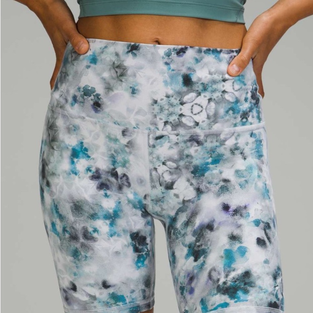 Set of 2 Lululemon align 8” bike shorts size 4 - Picture 8 of 10